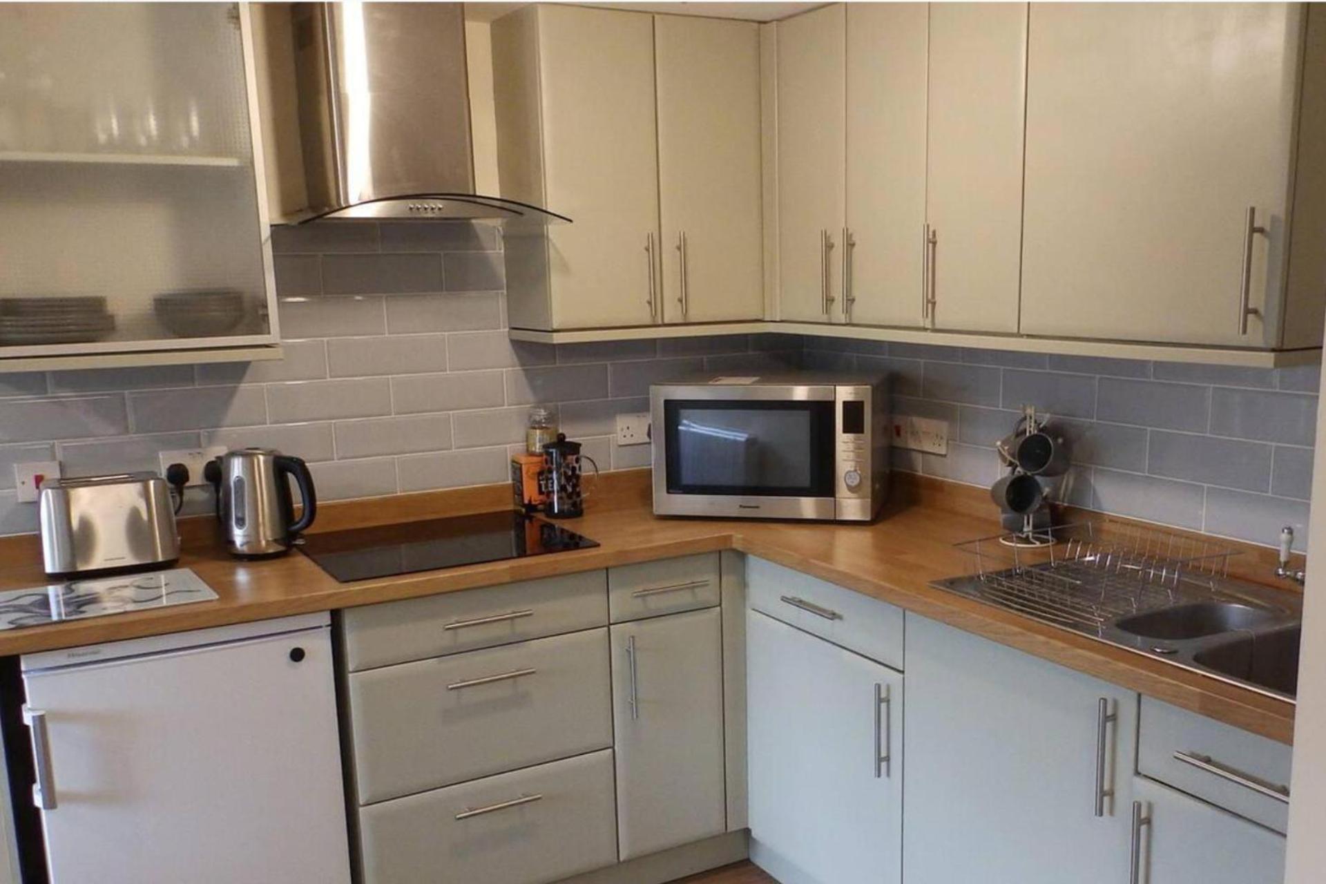 1 Bed-Pet Friendly-Parking-Patio-Close To Coasts North Hill Εξωτερικό φωτογραφία